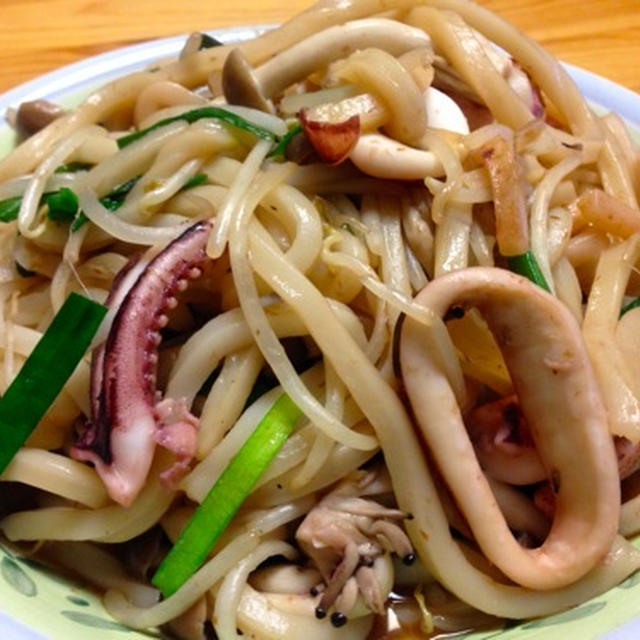 イカと野菜の焼きうどん
