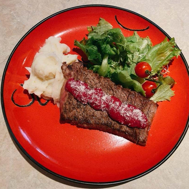 小さなステーキは朝ごはん❣️