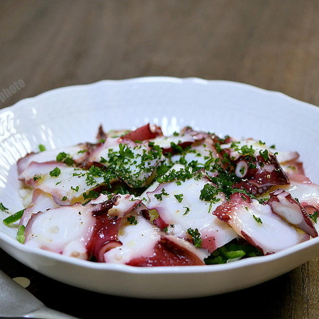 シンプルに「たこのサラダ」でもちょっと贅沢＆「7月のラーメン麺麓」