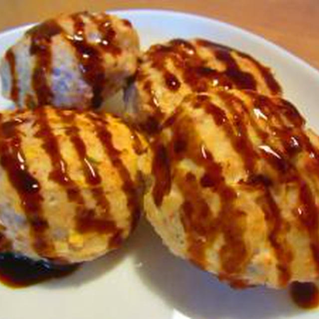 照焼きｲｶつくね♪全粒粉食ﾊﾟﾝで照焼きｲｶつくねｻﾝﾄﾞ♪