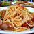 ソーセージとレタスのトマトソーススパゲッティ