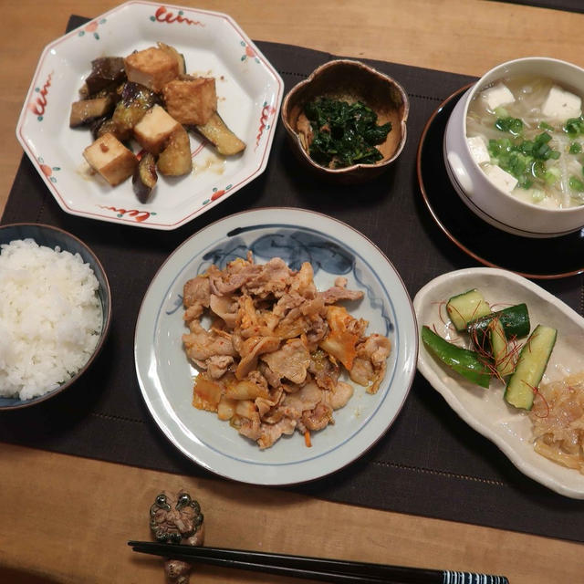 豚キムチと茄子と厚揚の甘辛味噌炒めの晩ご飯と　キバナコスモス♪