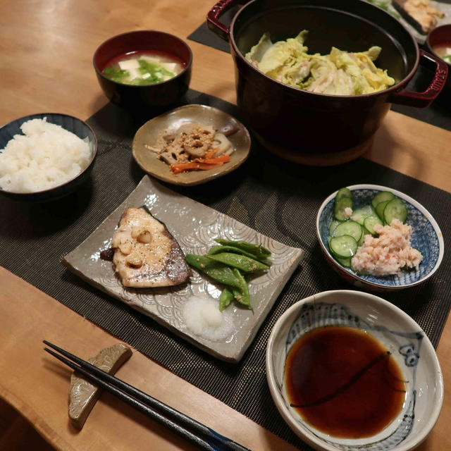 鰤のガーリックペッパー焼＆豚と白菜のミルフィーユ鍋　と　ブルーベリーの紅葉♪