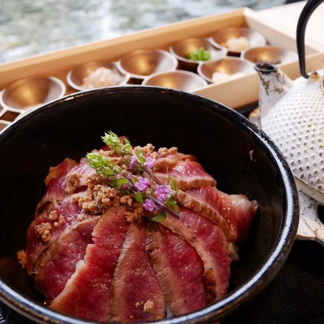 楽書院、牛肉のひつまぶしと葛あんみつ、昨日のランチ#私のごはん