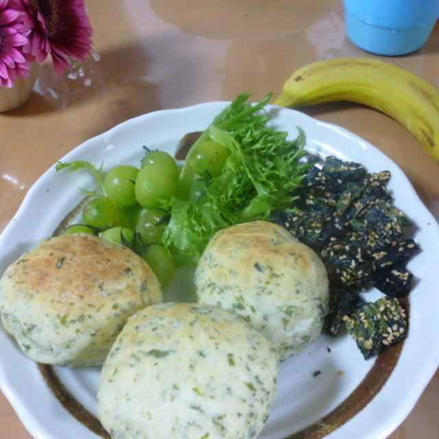 イースト少な目「大豆粉入りよもぎパン」