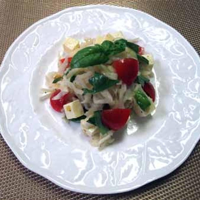 バジル香る♪ポリポリ食感☆切干大根のイタリアンサラダ