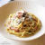 このパスタ簡単すぎるのにベーコンの旨味が強すぎてガチでハマります！『カリカリベーコンと大葉のにんにくオイルパスタ』の作り方