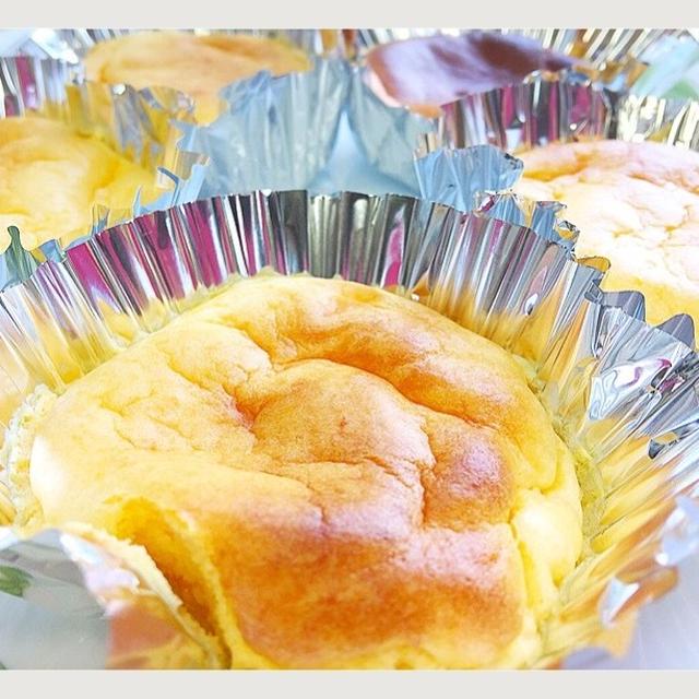 ホールもいいけど、カップ型もいいよね！一口サイズのスフレチーズケーキ