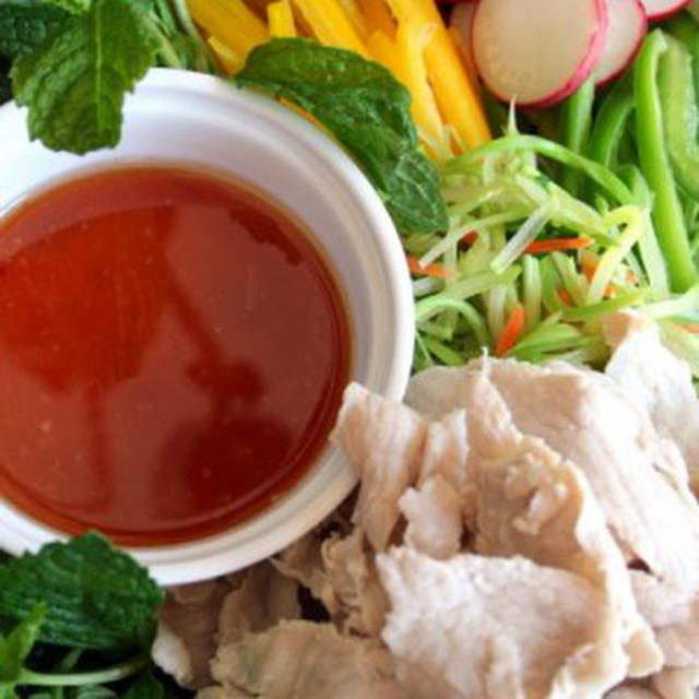 Southeast Asian Pork Saladアジアン茹で豚サラダ