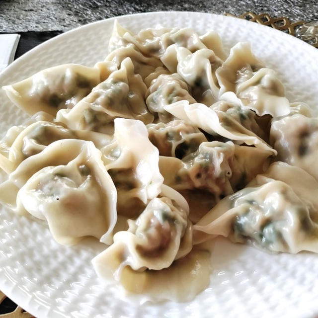 ブランドものが並ぶ友人宅で餃子ランチ ～ 夕飯も餃子