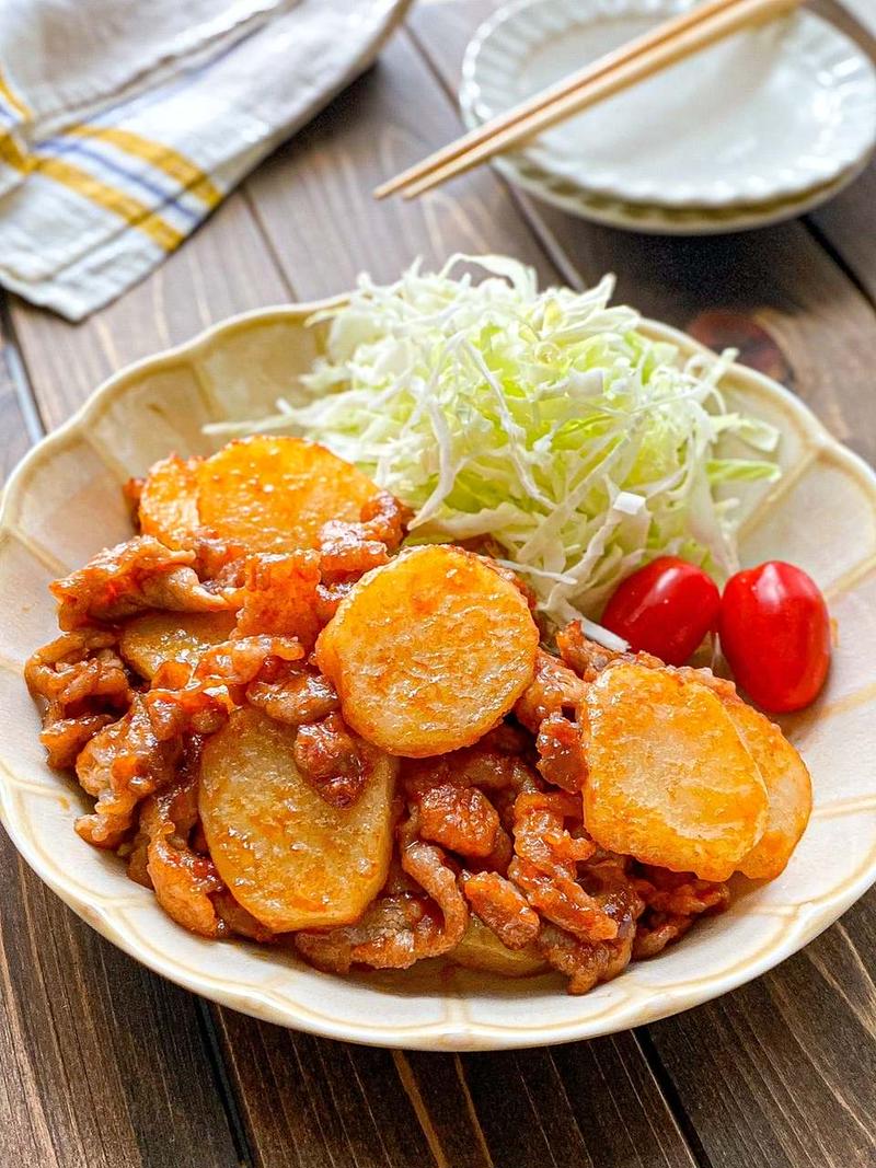 【簡単♩節約】豚肉とじゃがいもケチャップ炒め