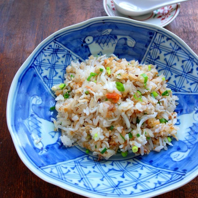 人気検索1位☆梅しらすの和風チャーハン【＃フライパンひとつ　＃カルシウム補給】