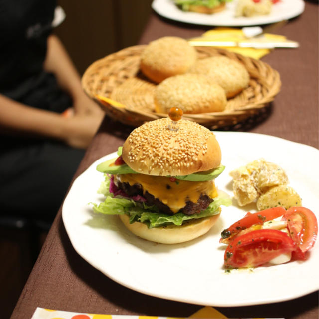 グループレッスンで「ハンバーガー&料理」