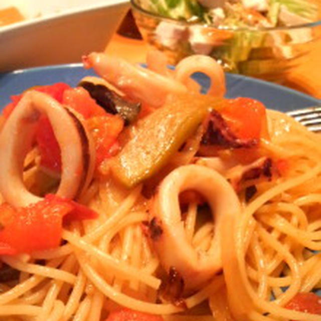 夏野菜とイカのパスタ　です～。