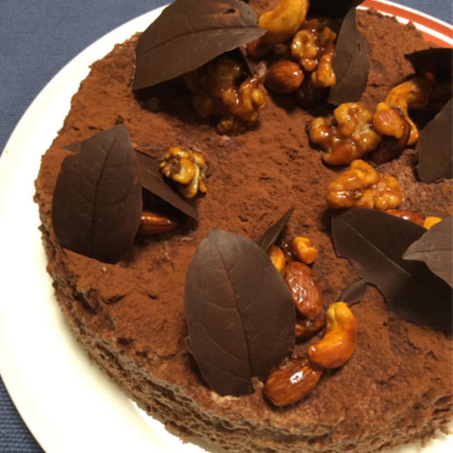 今年のチョコレートケーキは飴かけナッツ