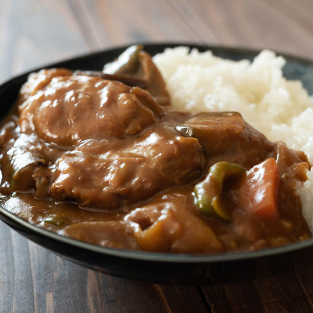 ほろっほろな豚肉が旨すぎる！『豚ほほ肉のごろごろ野菜カレー』のレシピ・作り方