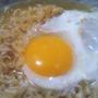 寒いと食べたくなる〜チキンラーメンたまご乗せ！