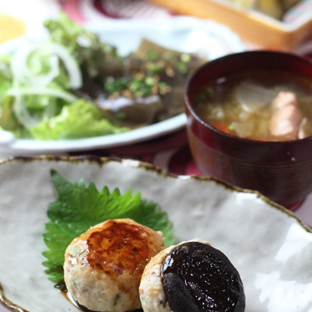 椎茸つくね、鮭の塩麹漬け味噌汁