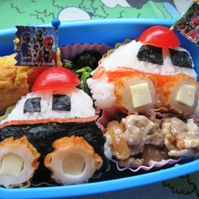 パトカーと救急車のお弁当 幼稚園 キャラ弁 By イロハさん レシピブログ 料理ブログのレシピ満載