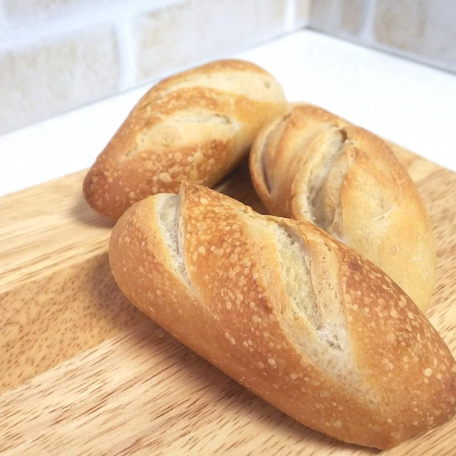 自家製いちご酵母でミニフランスパン