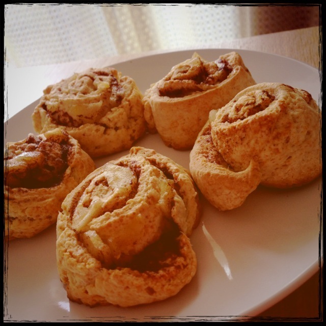 アップルシナモンロールケーキ