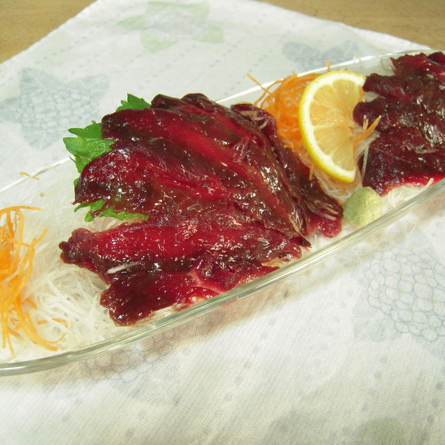 くじらの刺身と盛り合わせ＆純米酒・貴