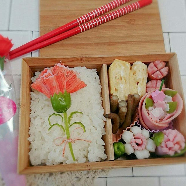 カーネーション＆お花おかずの母の日弁当【デコ弁】