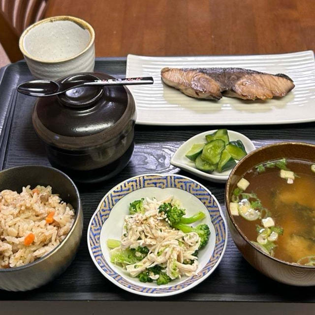 5.19【お家ごはん・夜】鰤照り焼き・中華和え・茶碗蒸し❣️ﾃﾞｽ。休肝日‼️