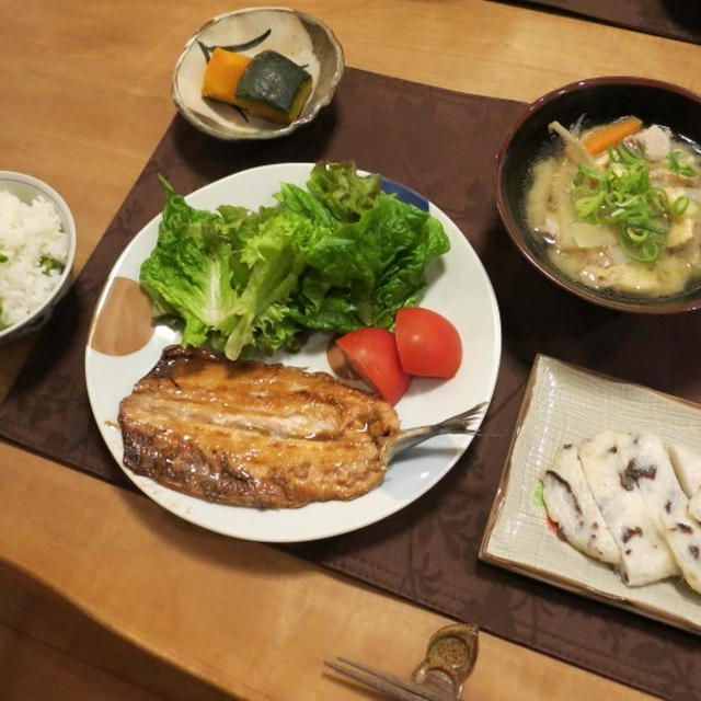 秋刀魚の蒲焼とスナップエンドウで豆ご飯　と　エゴノキ　ピンク＆白♪