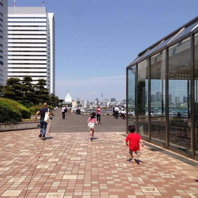 海の近くのレストラン