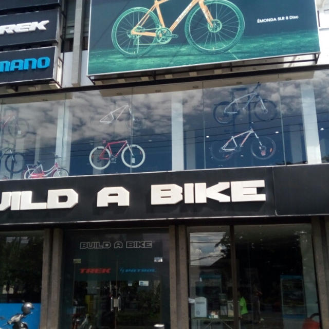 バリの自転車屋さん Bicycle shop in Bali