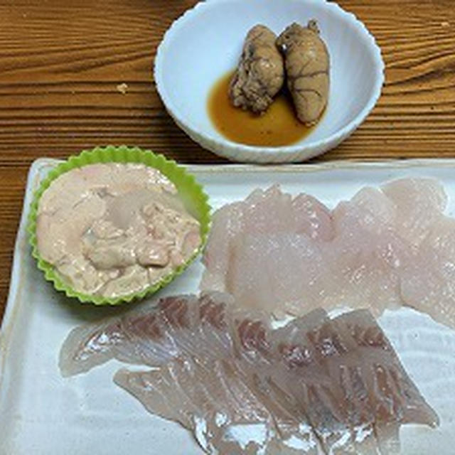 ウマズラハギとスズキの刺し身。車遍路。道の駅の日替わり。