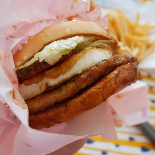 今日はハンバーガーの日