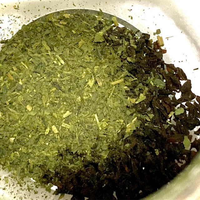 【どんな味？】緑茶と紅茶のブレンド茶を作ってみた！