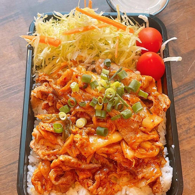 病みつきの豚キムチ弁当です！！
