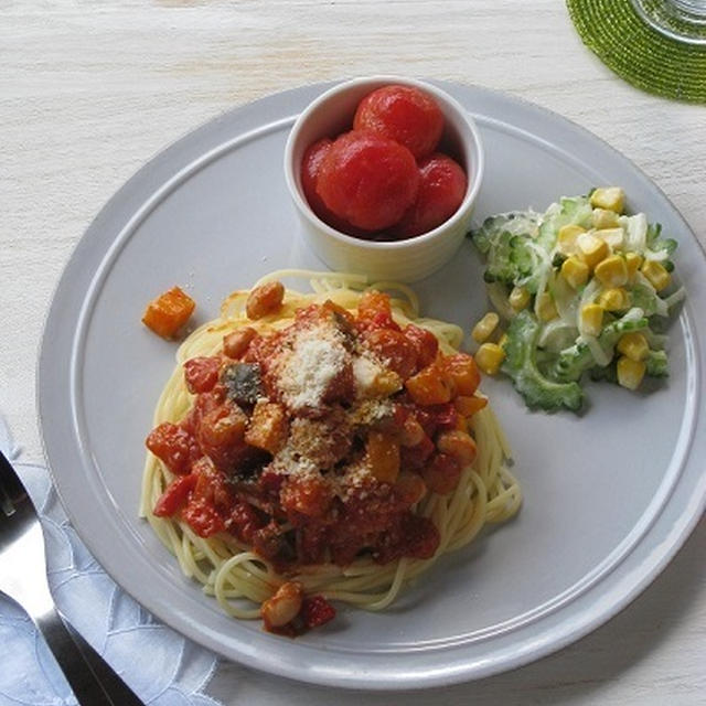 夏野菜のトマトパスタでワンプレートランチ ＆ 朝食のスムージー