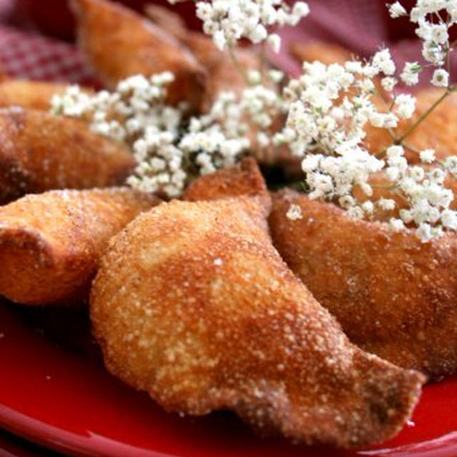 Apple Cranberry Fried Wonton with Rum Vanilla Dipping Sauceりんごとクランベリー入り揚げワンタン、ラム酒入りバニラソース添え