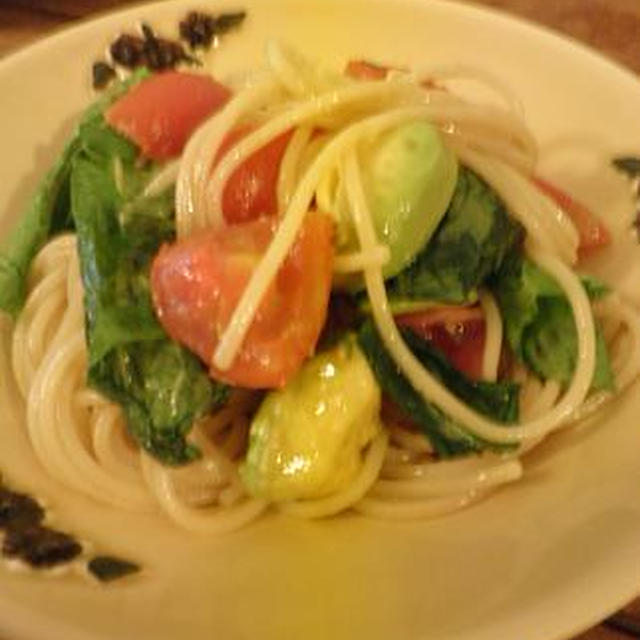[パスタ]アボカド・トマト・ルッコラのパスタ
