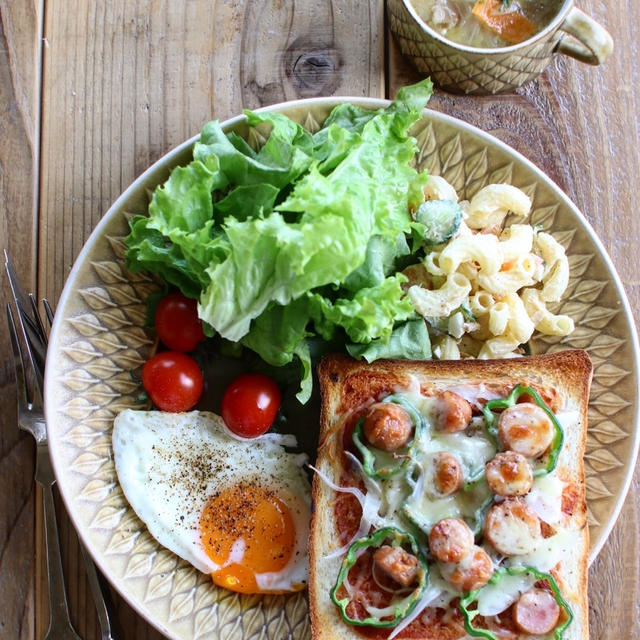 ピザトーストで朝ごはん