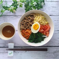 スタミナ満点♪付属のごまダレにちょい足し！ビビンバ風冷やし中華