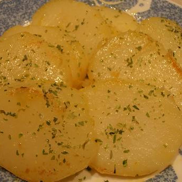 じゃがいもの焦がしにんにくバター焼き　簡単、失敗無し