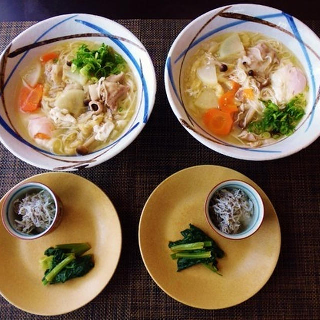 素麺をたべましょう☆落とし玉子入り味噌にゅう麺♪～♪