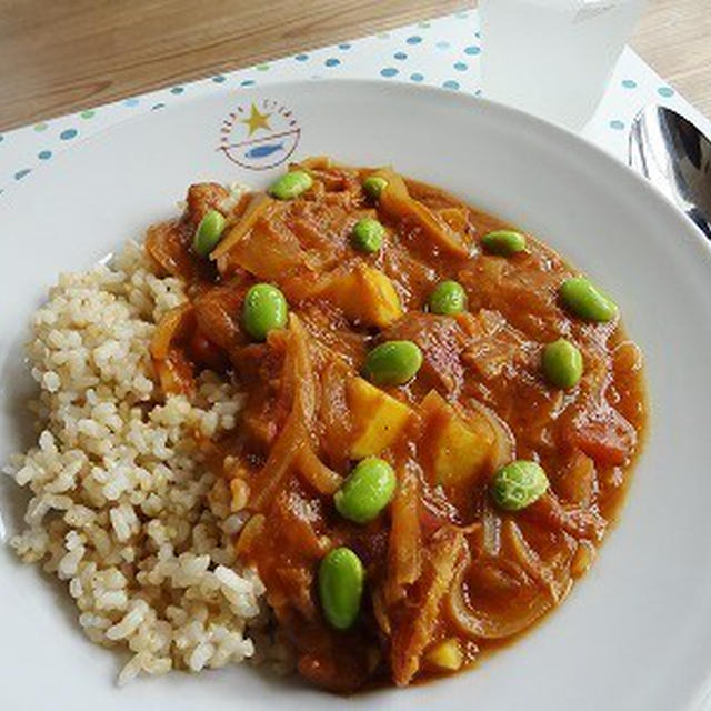 お昼ごはんのすぐ出来るカレーに西山ラーメン♪