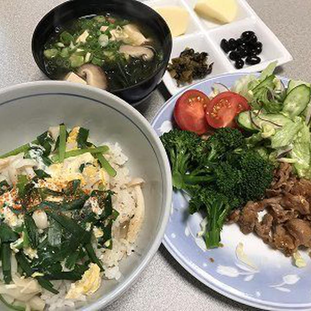 ニラ玉丼とミニ生姜焼き