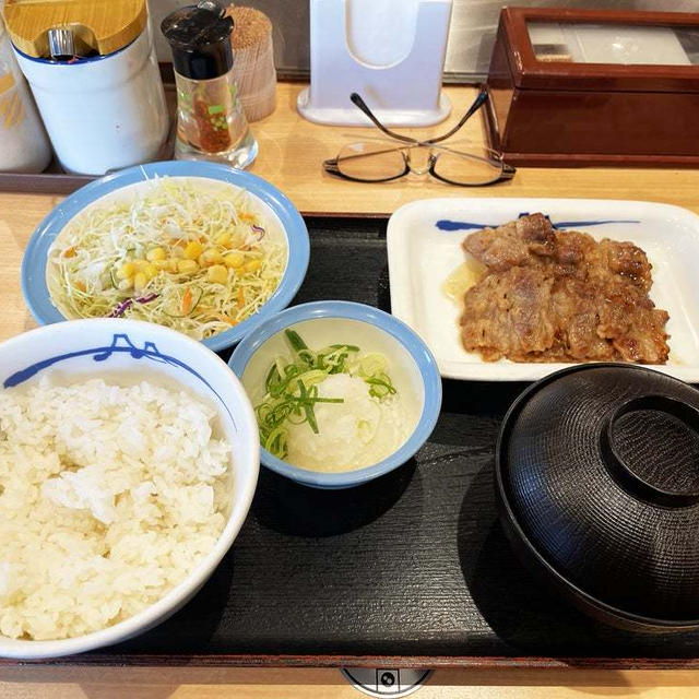 カルビ焼肉定食 鬼おろしを食べる 〜松屋〜