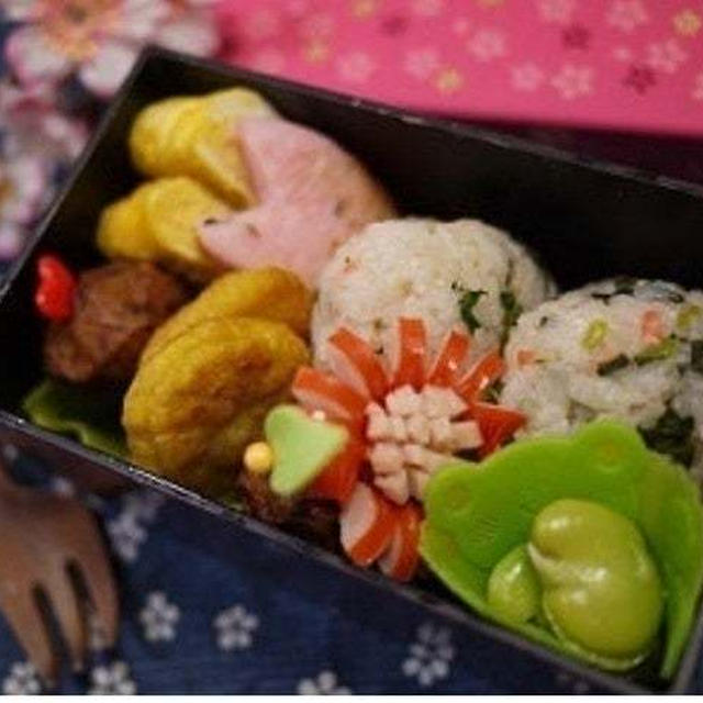 お花見や普段のお弁当に桜ごはんのお弁当〖デコ弁〗 #平日お昼ご飯はお弁当or外食