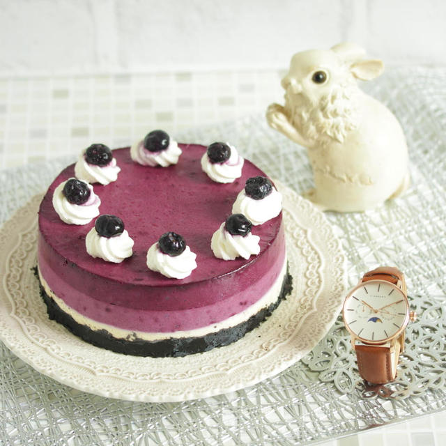 * 3層ブルーベリーのチーズケーキと素敵な時計♪