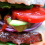 Burger with Spinach and Avocadoほうれん草とアボカド入りバーガー