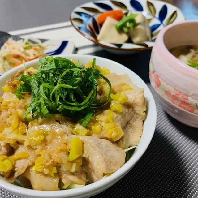 青じそ香るきざみねぎ塩の簡単がっつり豚丼