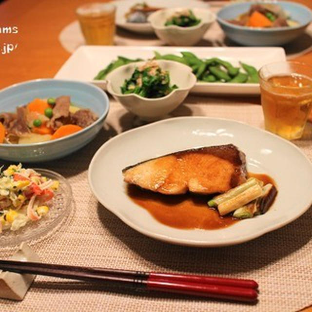 『鰤の照り焼き』とストウブで『牛すじ肉じゃが』の献立。